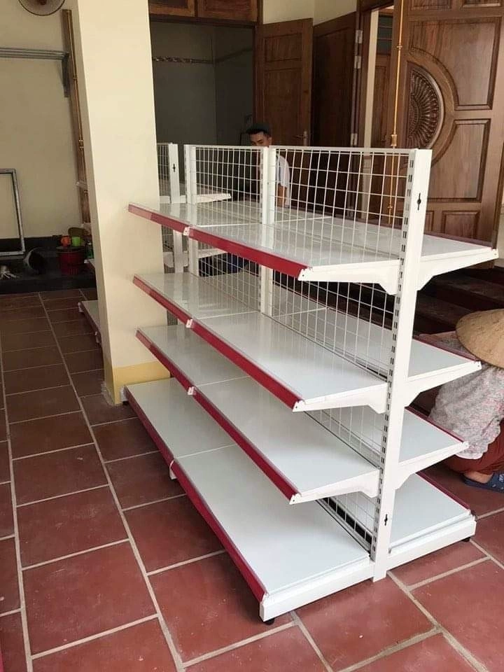 Hình ảnh lắp đặt kệ siêu thị Quang Minh cho khách hàng