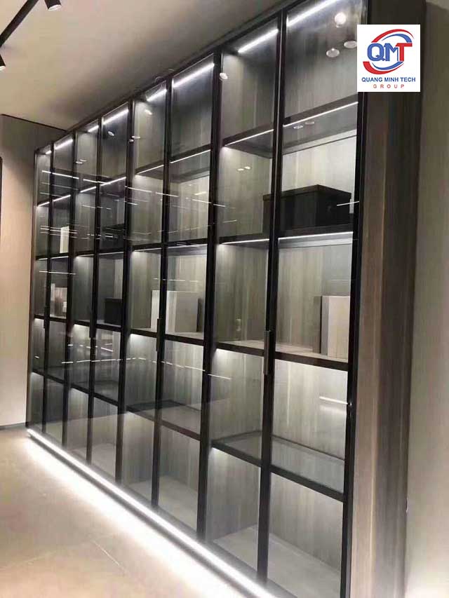 Kệ bày túi xách chất liệu kính
